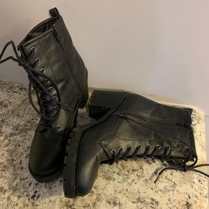 Zigi soho black chunky heel zip up boota